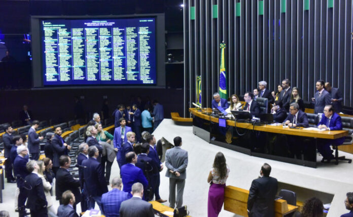 Destinada à deliberação dos Projetos de Lei do Congresso Nacional nºs 27, 29, 30, 31, 32, 33, 35, 36, 37, 38, 39 e 41 de 2023. PLOA 2024.