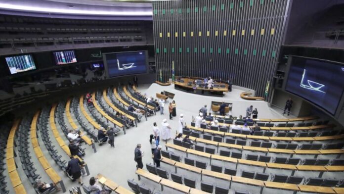 Festas juninas dão ao Congresso espaço para articulação política