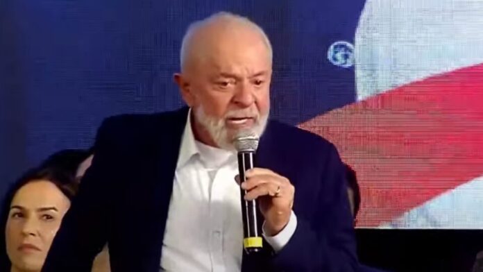 Lula chama governo Bolsonaro de “praga de gafanhotos” em anúncio no CE