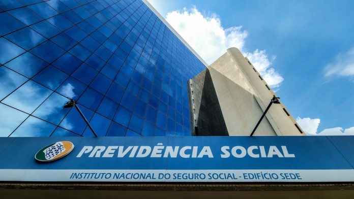 Governo vai ao STJ contra greve de servidores do INSS – CartaExpressa – CartaCapital