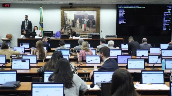 CCJ da Câmara pauta projetos que limitam atuação do STF