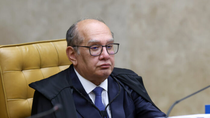 Gilmar defende Moraes, mas evita comentar atuação de auxiliares