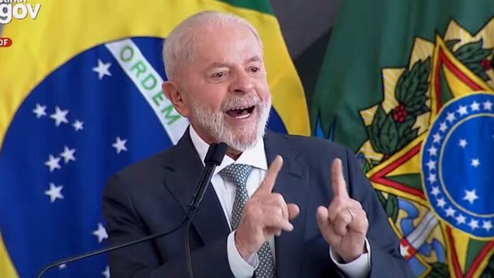 Lula fala em “ódio” e Barroso em “negacionismo climático” ao assinarem pacto