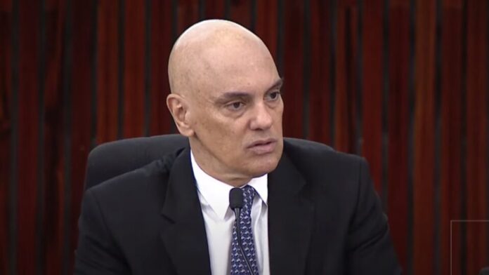 Petição para impeachment de Moraes passa de 1 milhão de assinaturas