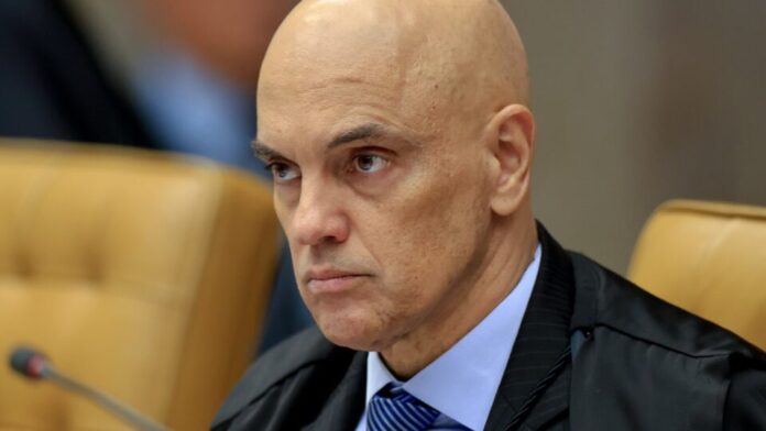 Moraes cobra mais R$ 10,3 milhões para X ser desbloqueado