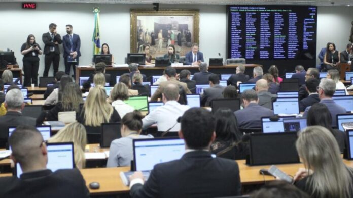 PP e PL trocam integrantes na CCJ para avançar com projetos