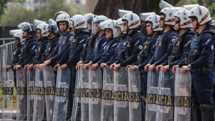 51% dos brasileiros têm mais medo do que confiança na polícia