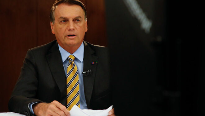 Bolsonaro questiona taxa de desemprego do IBGE