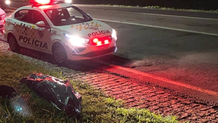 Homem morre atropelado por dois veículos na Rodovia Anhanguera aqui em Limeira