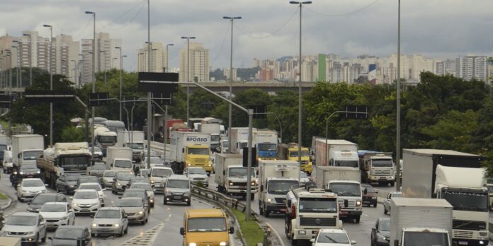 Prefeitura-SP terá que apresentar cronograma para mudar nomes de ruas