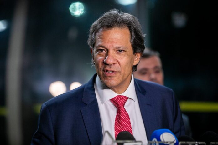 Taxa de juros está em um patamar 'restritivo' que desacelera a economia, diz Haddad – Economia – CartaCapital