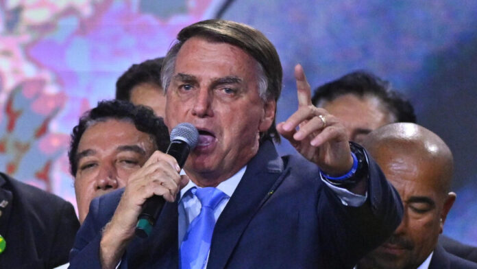 Bolsonaro diz que permitirá base dos EUA na tríplice fronteira, se reeleito