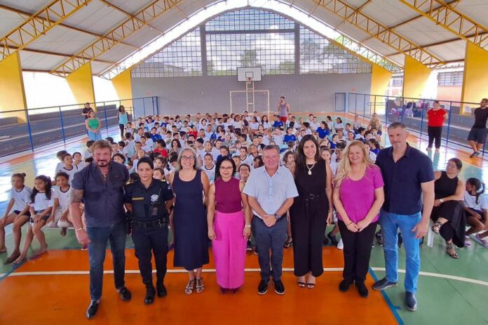 Educar Limeira 2025: ciclo de palestras é lançado na Emeief Maria Thereza