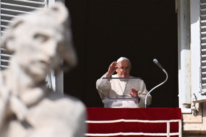 Internado, papa Francisco segue em 'estado crítico' após crise asmática – Mundo – CartaCapital