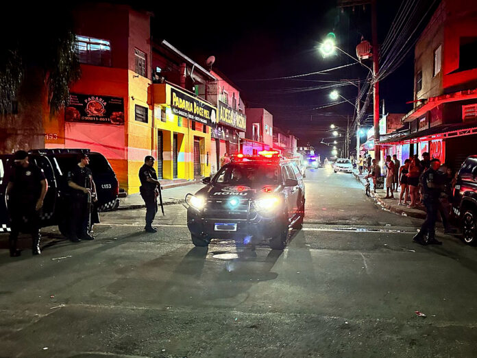 Operação coíbe pancadão, fiscaliza bares e desbloqueia ruas no fim de semana