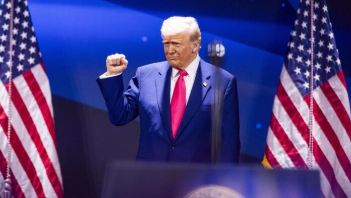 Trump faz menção a Bolsonaro em discurso no CPAC