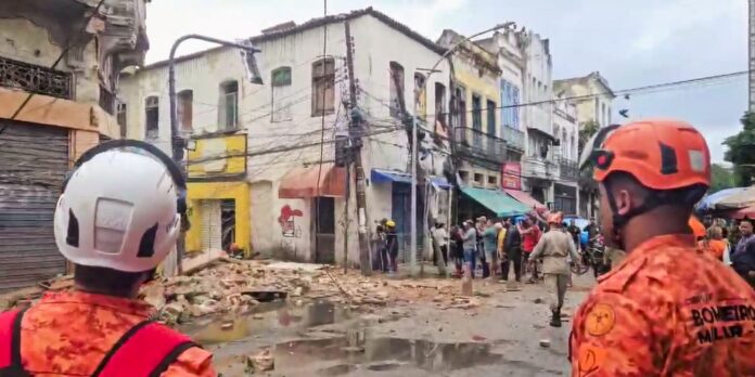 Desabamento de casarão causa uma morte no centro do Rio